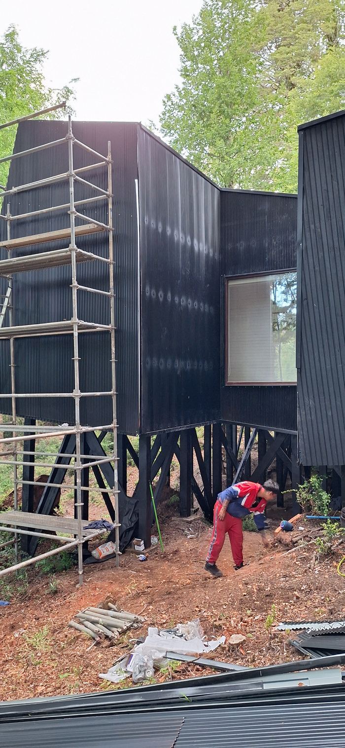 Revestimiento Reserva Huilo-Huilo — Constructora Avenz, Neltume