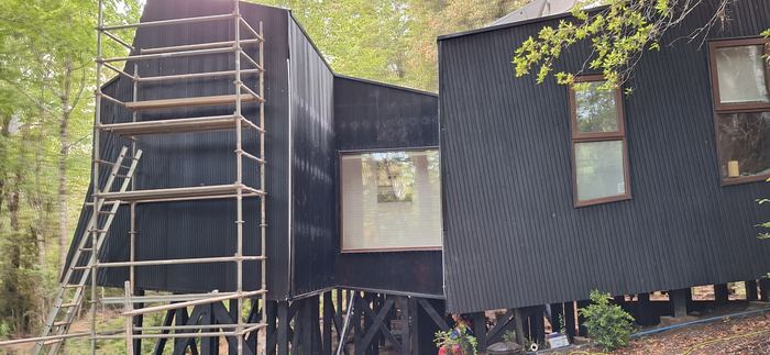 Revestimiento Reserva Huilo-Huilo — Constructora Avenz, Neltume
