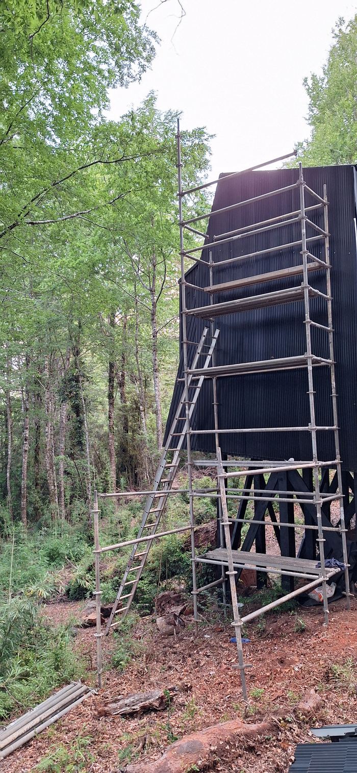 Revestimiento Reserva Huilo-Huilo — Constructora Avenz, Neltume